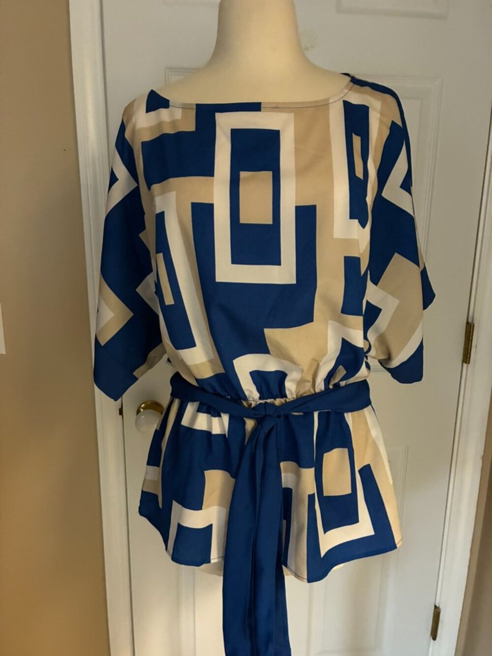 Metrostyle Blue & White Belted Top Jacquard Print Size M